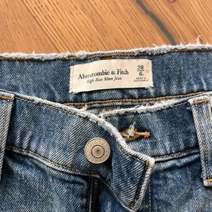 Abercrombie & Fitch High Rise Mom Jean 28/6 LONG